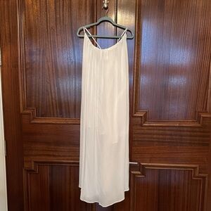 Stunning, white floaty dress, 2 pockets, gauze-like material, new
